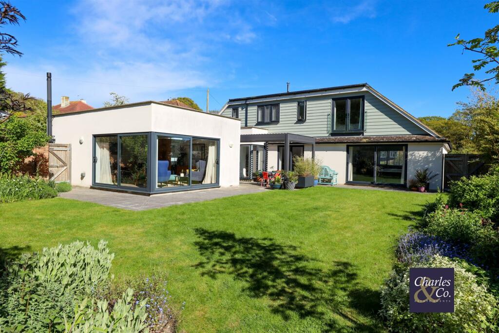 5 bedroom detached house for sale in St. Helens Down, Hastings, TN34