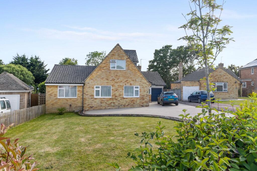 Main image of property: Hawthylands Crescent, Hailsham, BN27