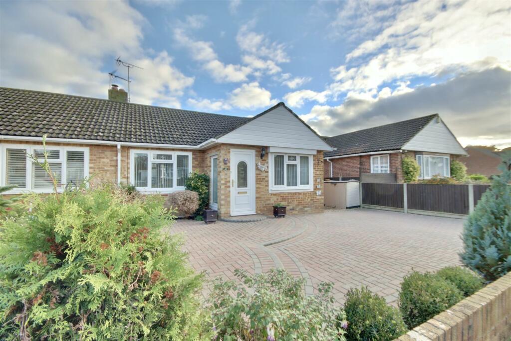 2 bedroom bungalow for sale in Abbeyfield Drive, Fareham, PO15