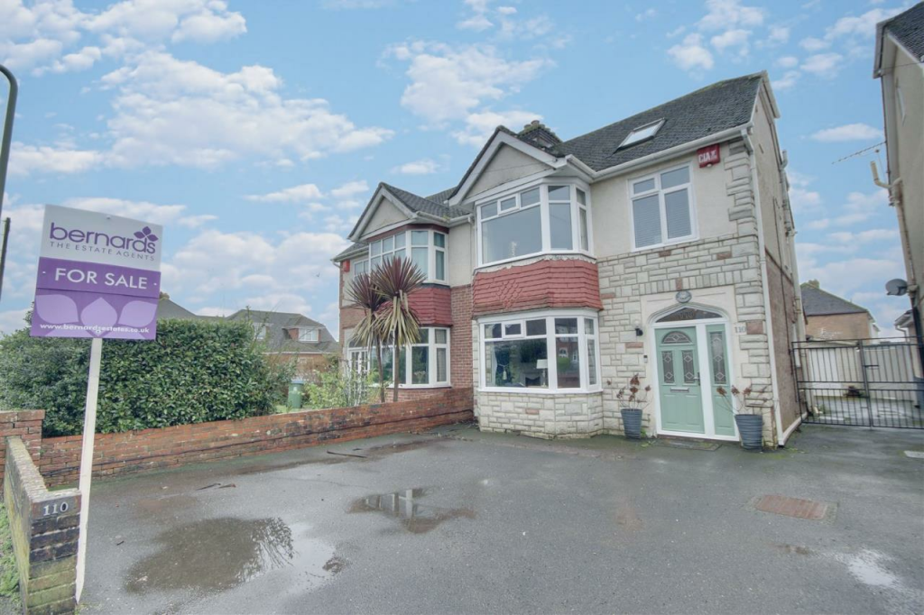 3 bedroom semidetached house for sale in The Crossway, Portchester