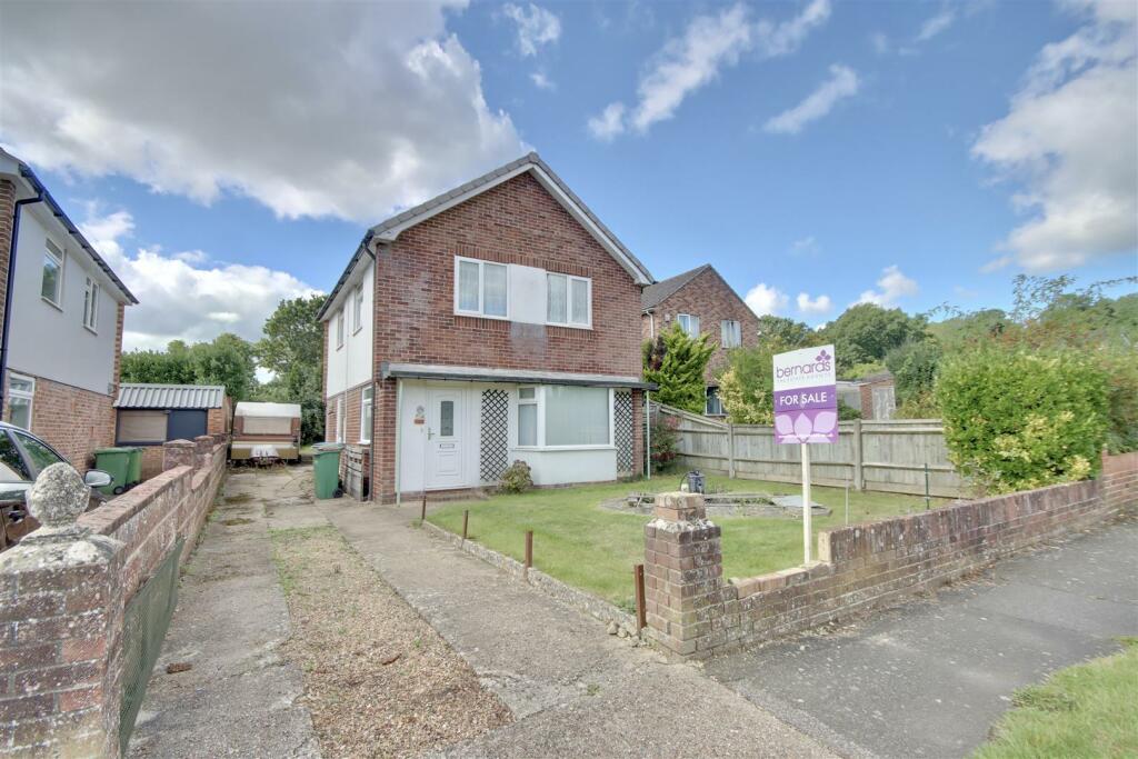 Main image of property: Beaufort Avenue, Fareham, Hampshire