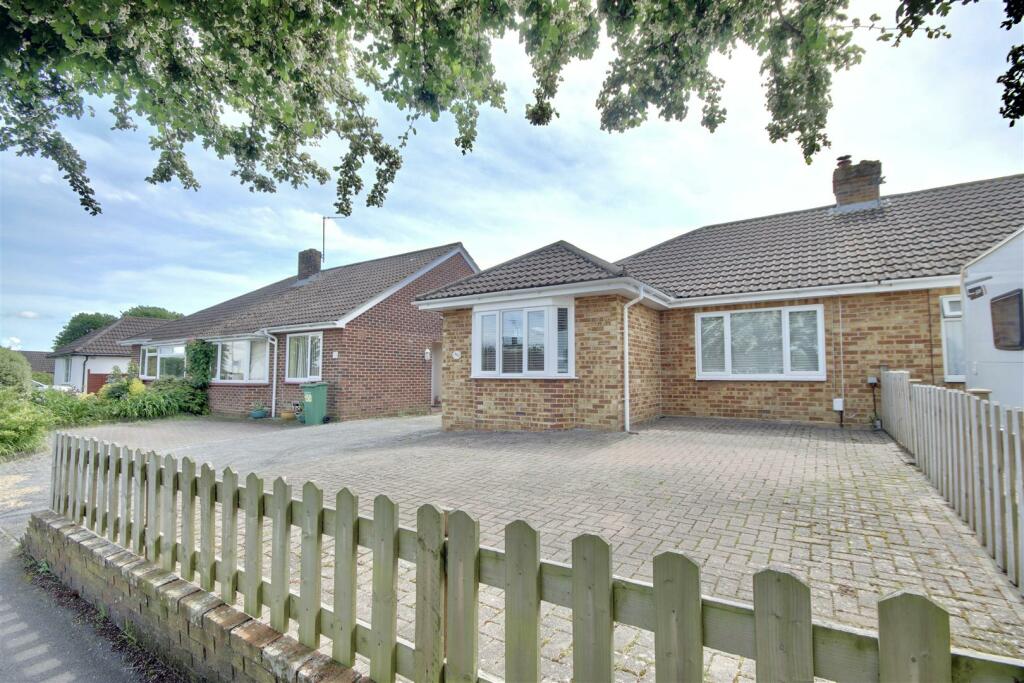 3 bedroom bungalow for sale in Blackbrook Road, Fareham, PO15