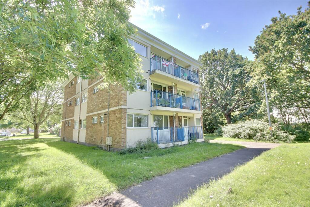 1 bedroom flat for sale in Longfield Avenue, Fareham, PO14