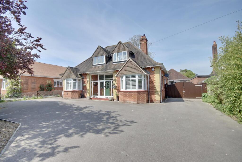 Main image of property: The Avenue, Fareham