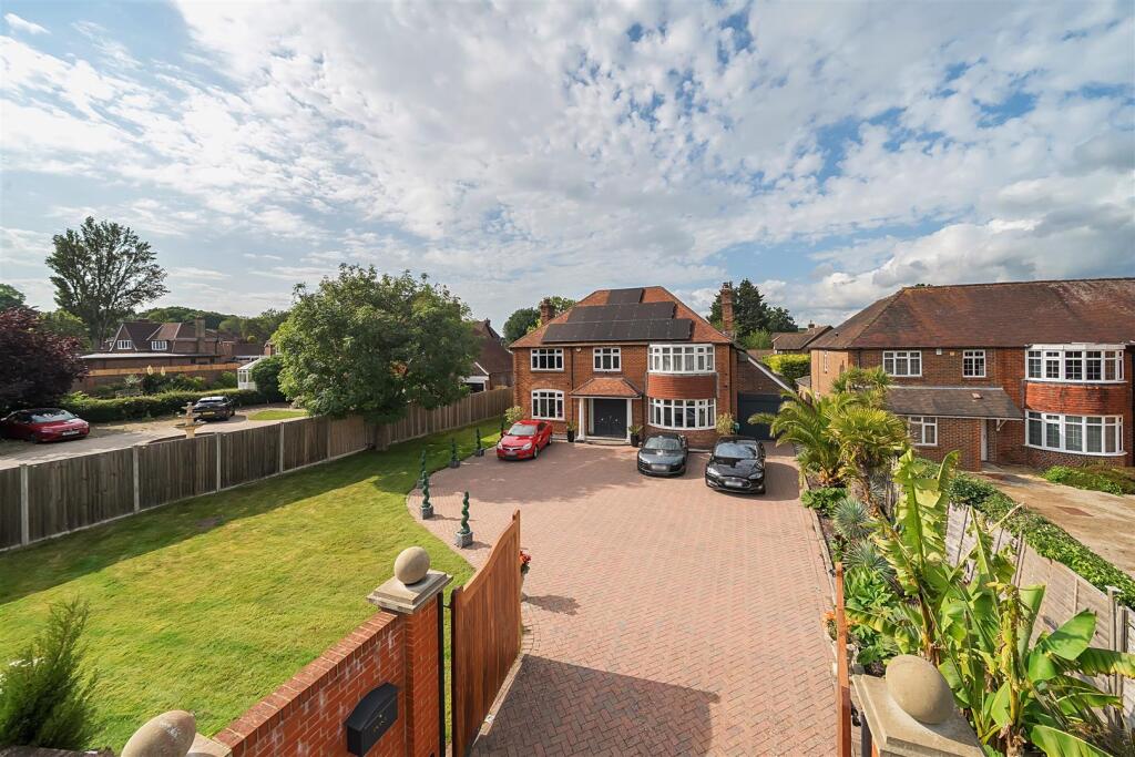 Main image of property: The Avenue, Fareham