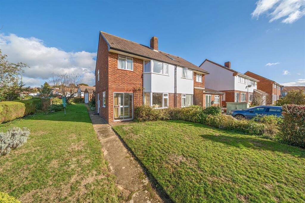 Main image of property: Arundel Drive, Fareham, Hampshire