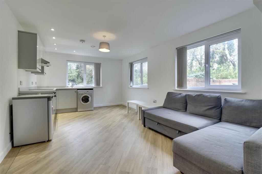 Main image of property: Wickham road, Fareham