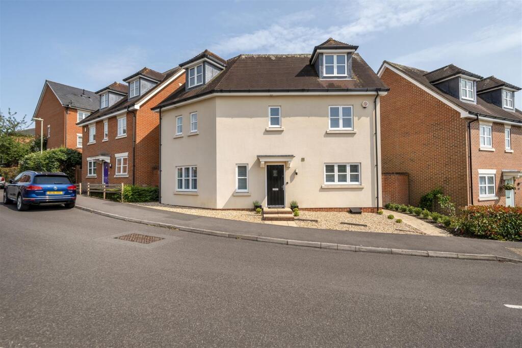 Main image of property: Knowle Avenue, Knowle