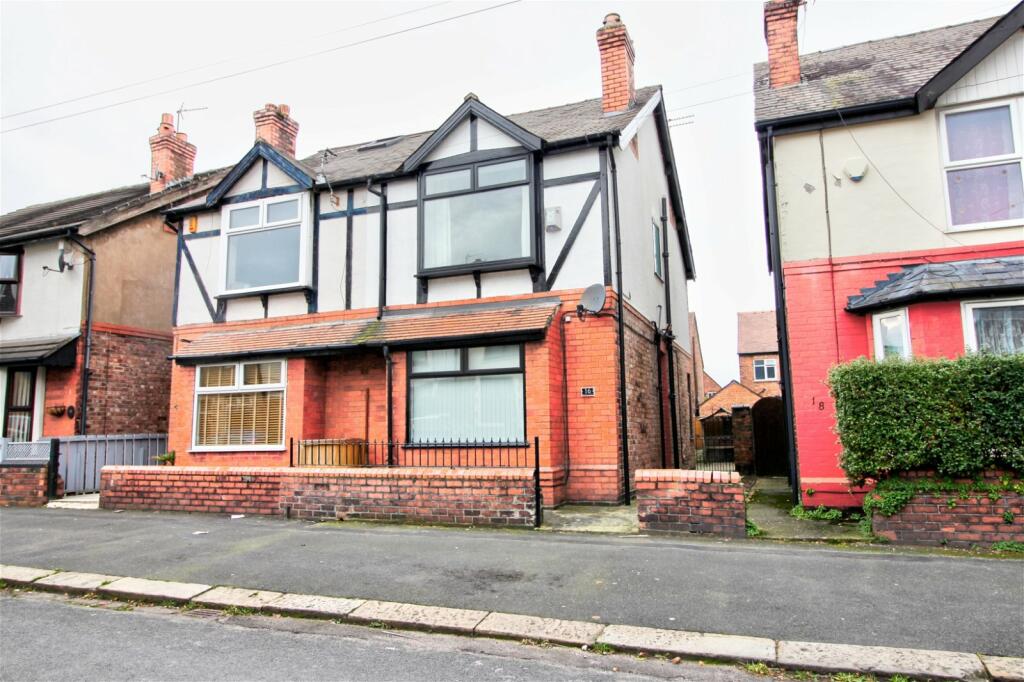 3 bedroom semidetached house for sale in Rhodes Street, Warrington
