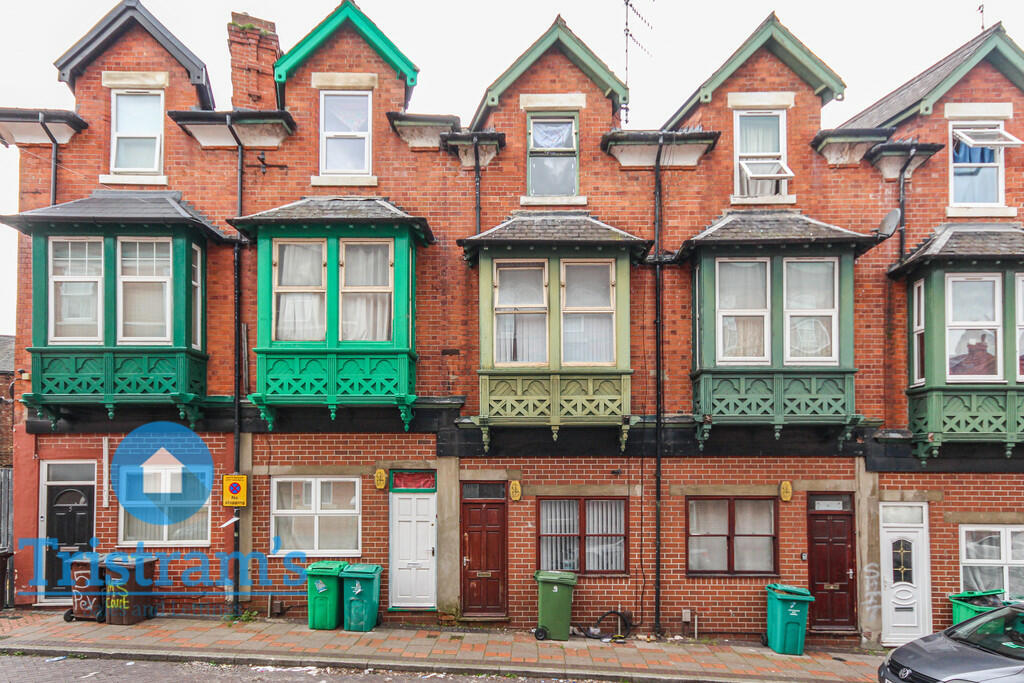 4 bedroom terraced house for rent in Peveril Street, Nottingham, NG7