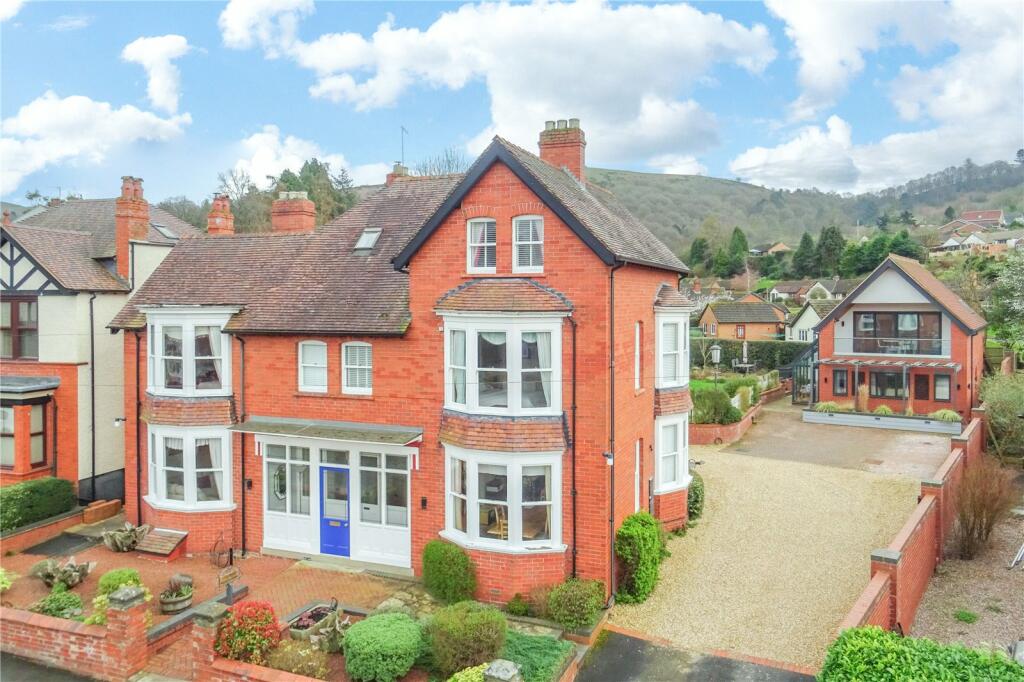 6 bedroom detached house for sale in Hazler Crescent, Church Stretton