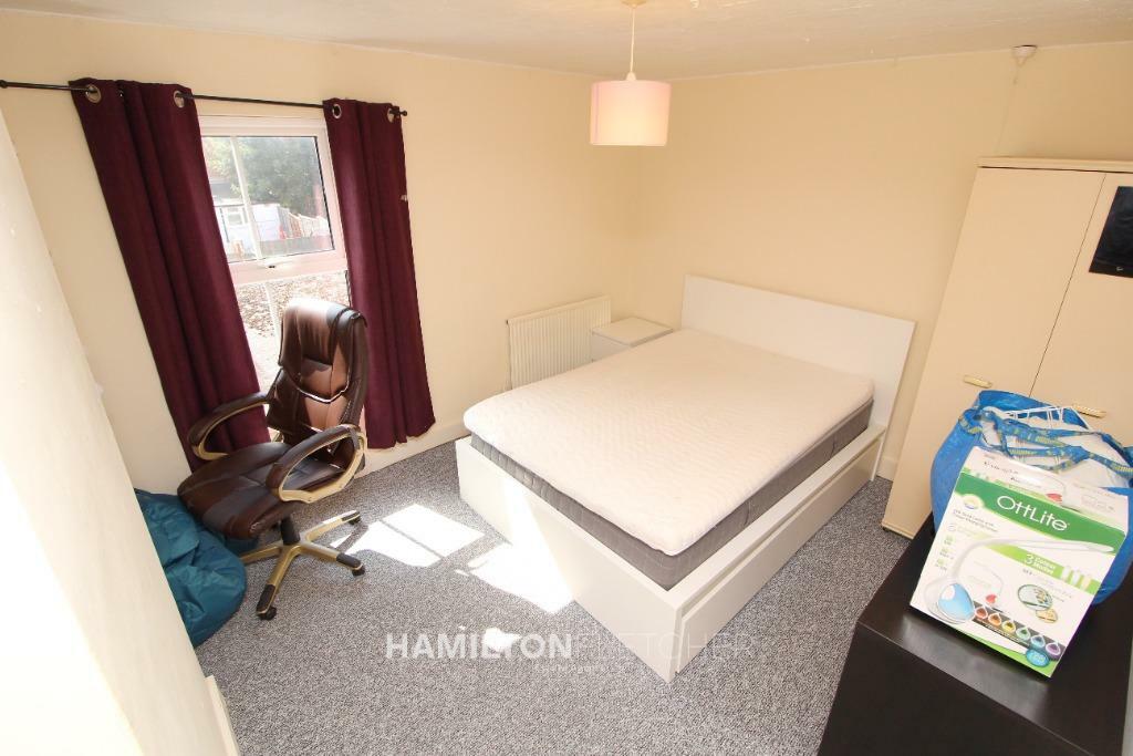 3 bedroom house for rent in Cardigan Road, Reading, RG1