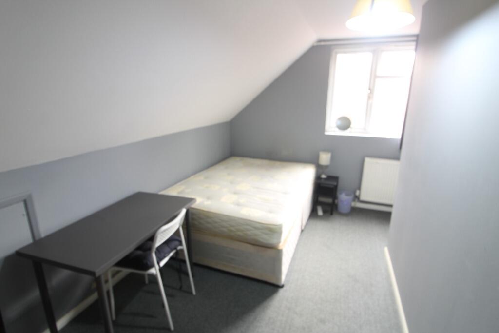 Main image of property: Northumberland Avenue, Reading, RG2