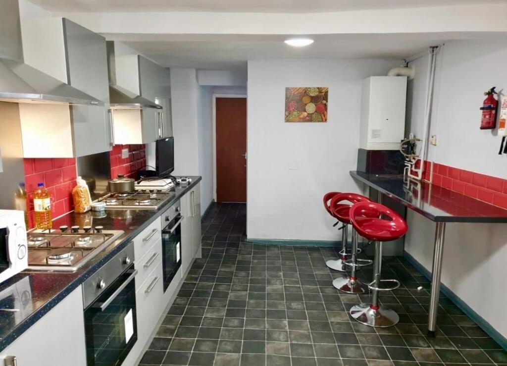 Main image of property: Carnarvon Road, Reading, RG1