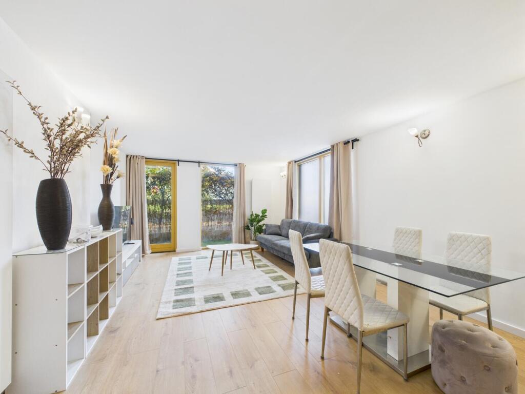 Main image of property: North Greenwich, O2