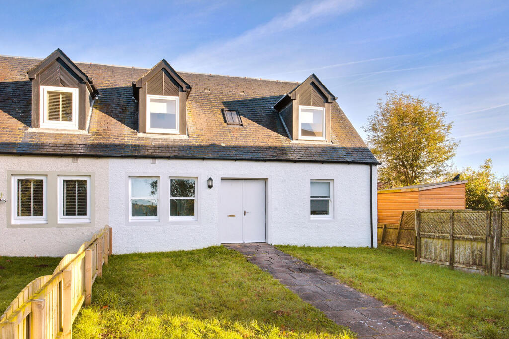 4 bedroom semidetached house for sale in Henrys Place, Drongan, Ayr