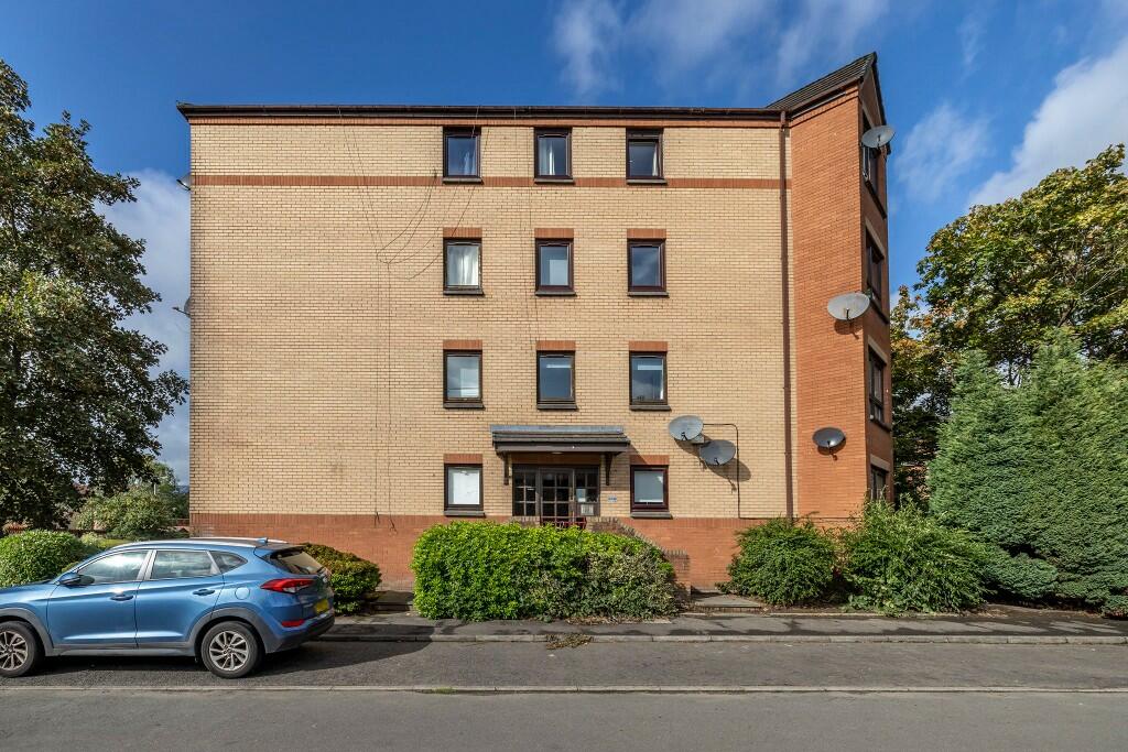 Gibson Street, Barrowlands, G40 2SN 1 bed flat - £69,950