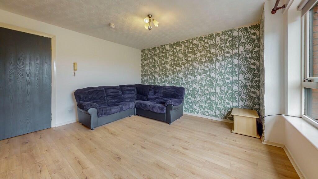 Gibson Street, Barrowlands, G40 2SN 1 bed flat - £69,950