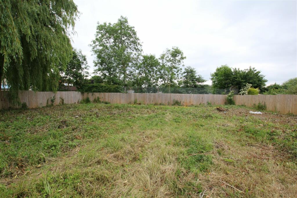 Land for sale in Grantham Road, Ropsley, NG33