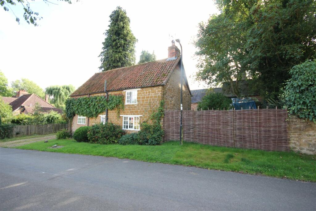3 bedroom cottage for sale in Oundle House Cottage, Pickwell, LE14