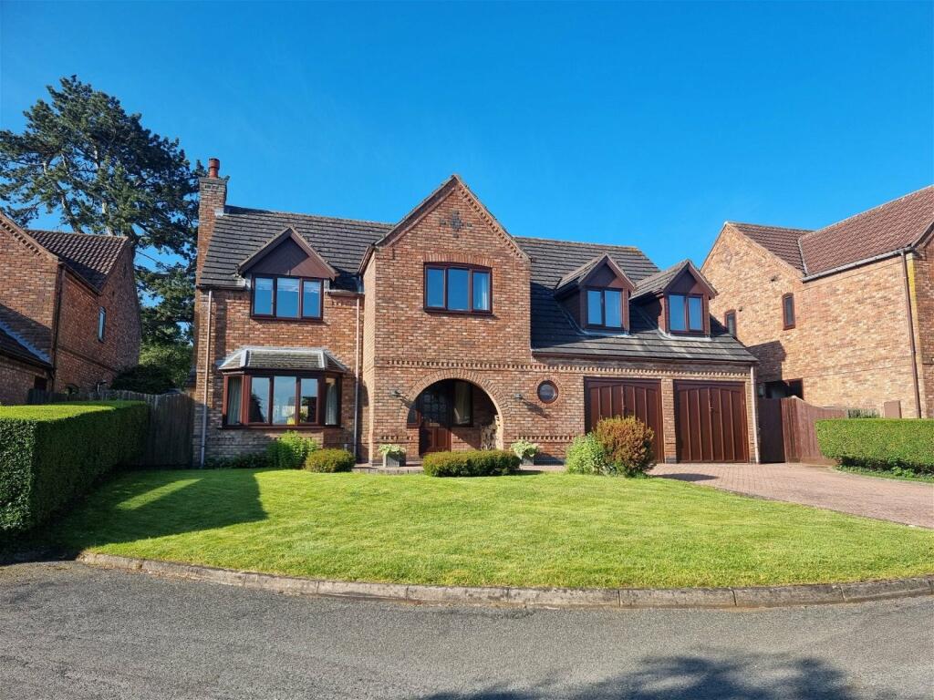 5 bedroom detached house for sale in Cumberland Gardens, Castle Bytham