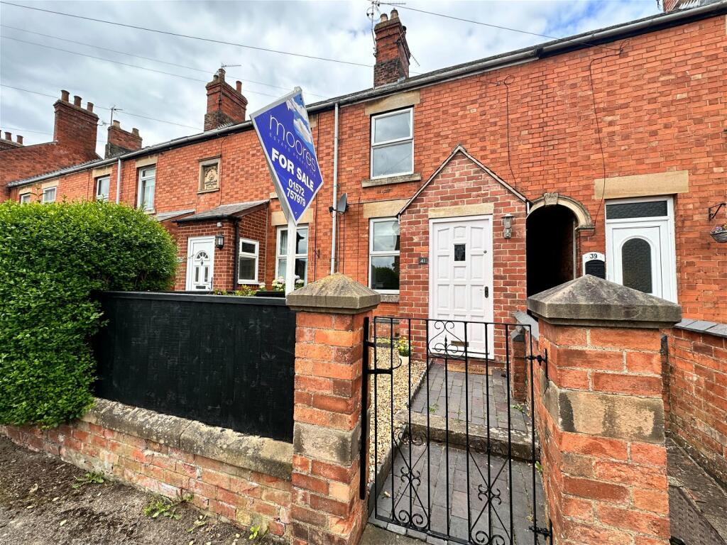 2 bedroom terraced house for sale in West Road, Oakham, LE15 6LT, LE15