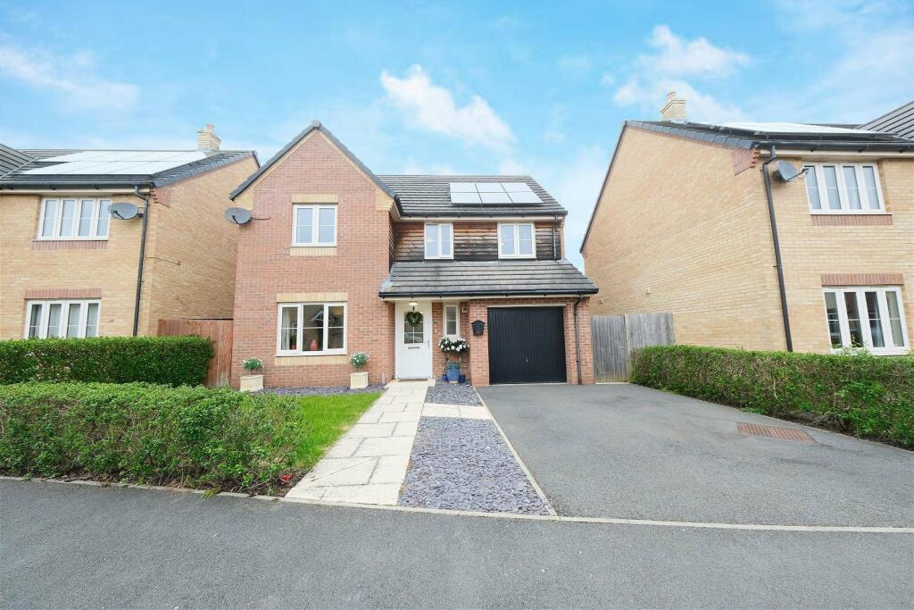 4 bedroom detached house for sale in Paddock Avenue, Barleythorpe, LE15