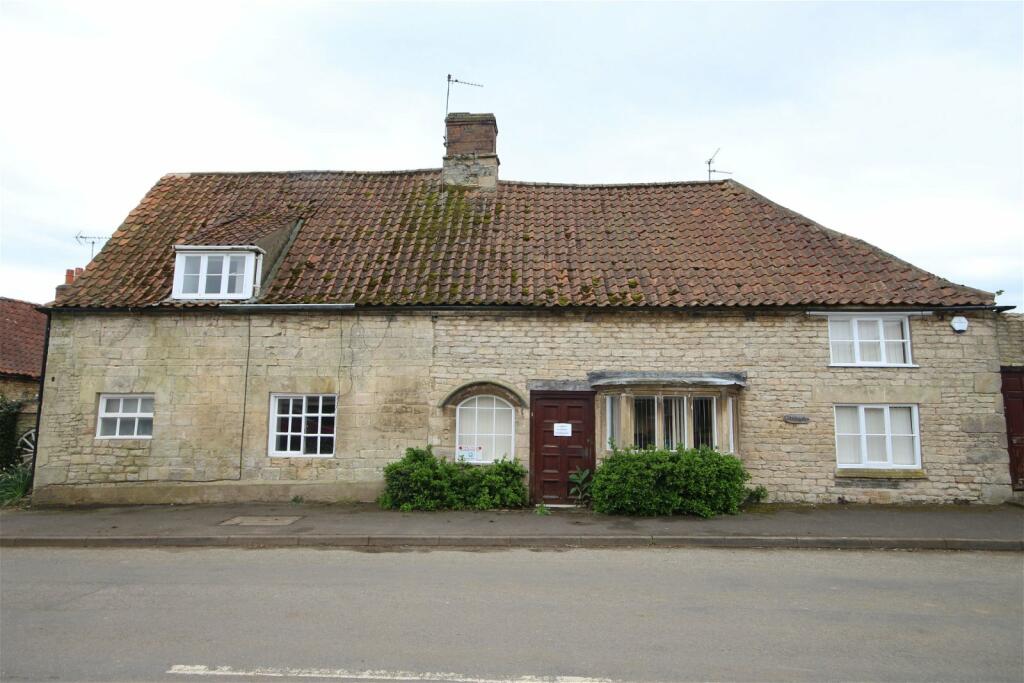 4 bedroom detached house for sale in Whitegates, High Street, Swinstead