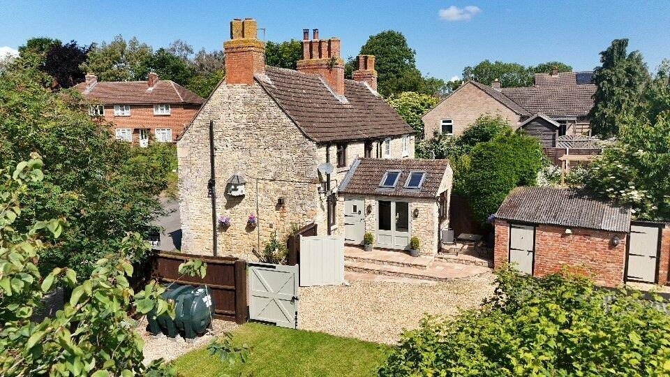 2 bedroom cottage for sale in Newton Way, Woolsthorpe By Colsterworth, NG33