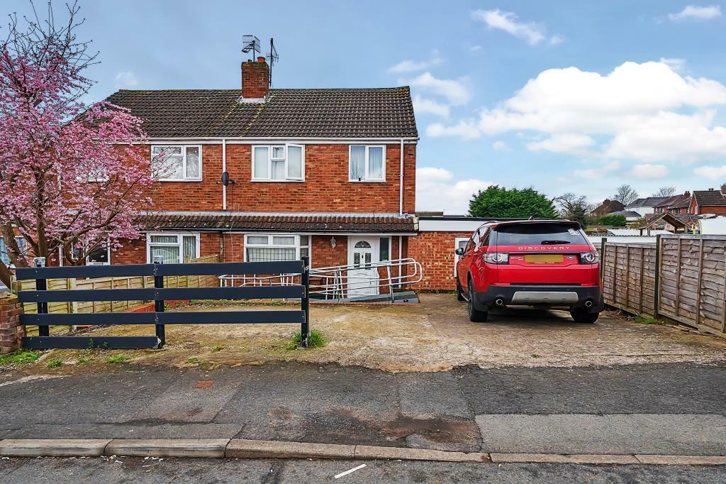 4 bedroom semi-detached house for sale in Conway, Worcester, WR4