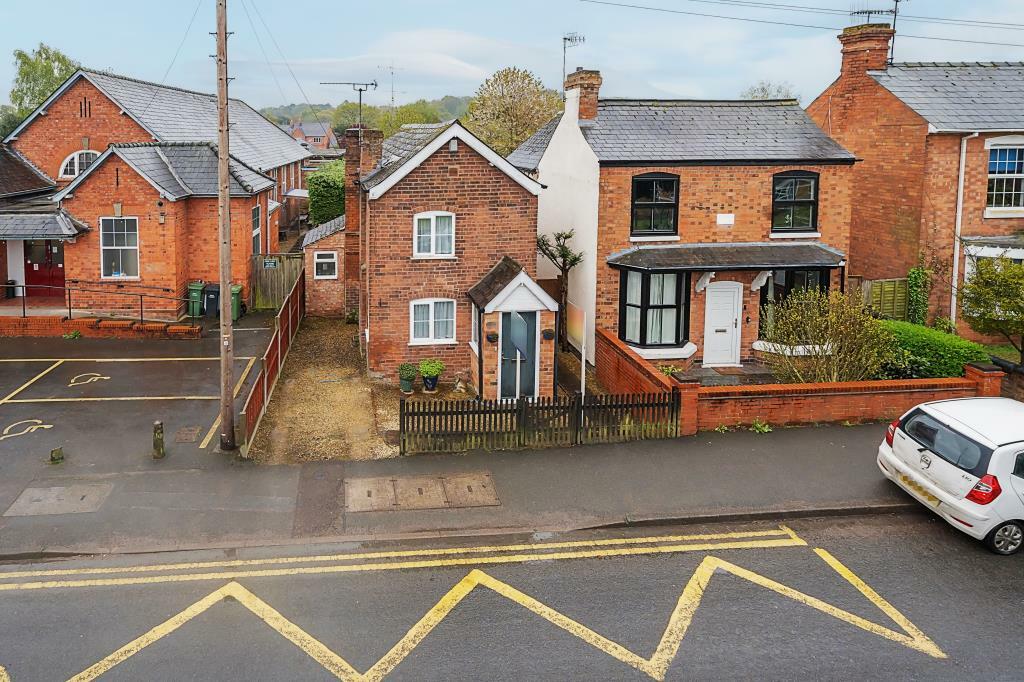 2 bedroom detached house for sale in Old Cedars Cottage, Droitwich Road, WR3