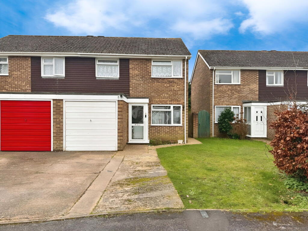 Main image of property: Wheelers Walk, Blackfield, Southampton, SO45 1WX