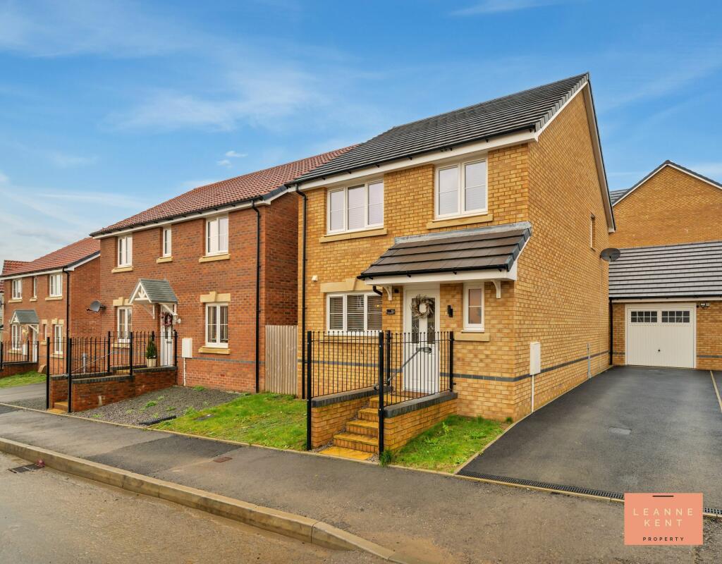 3 bedroom detached house for sale in Kiln Field Drive, Bedwas, CF83