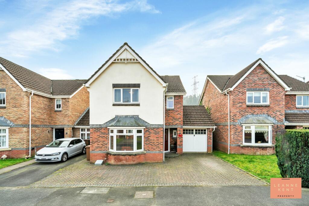 3 bedroom detached house for sale in Stryd Hywel Harris, Ystrad Mynach