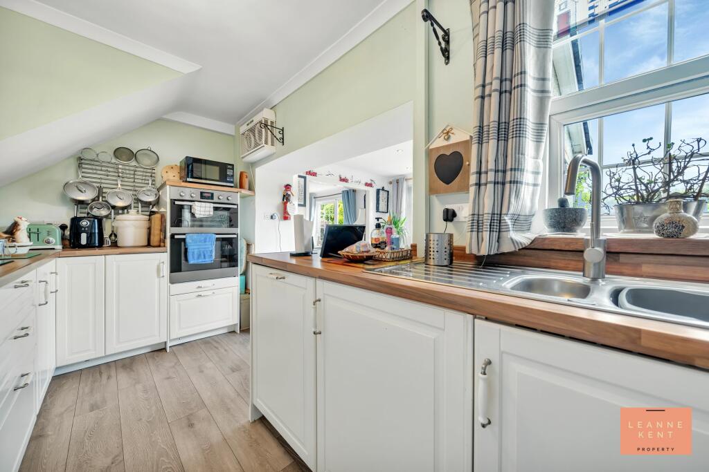 Additional property image - Whitecross Lane, Caerphilly, CF83