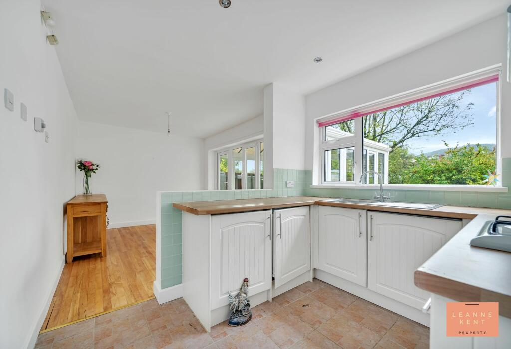 Additional property image - Porset Drive, Castle Park, CF83
