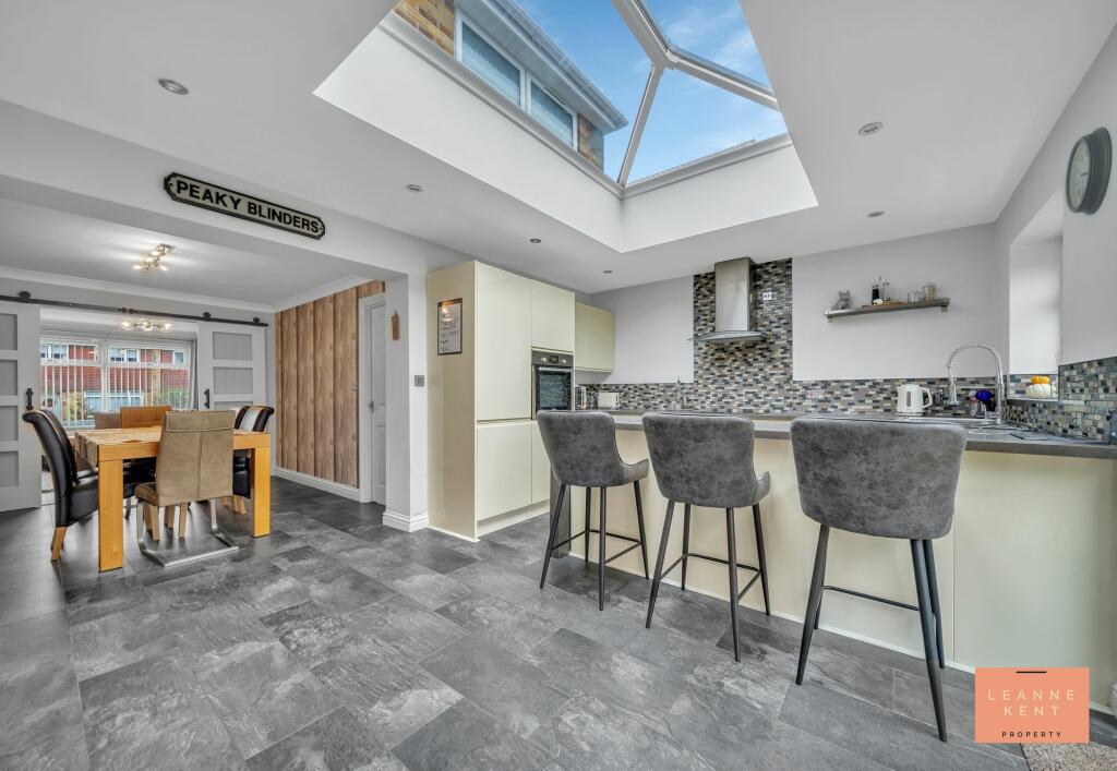 Additional property image - Harlech Court, Caerphilly, CF83