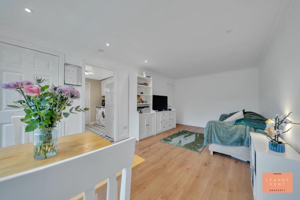 Additional property image - Heol Clyd, Caerphilly, CF83