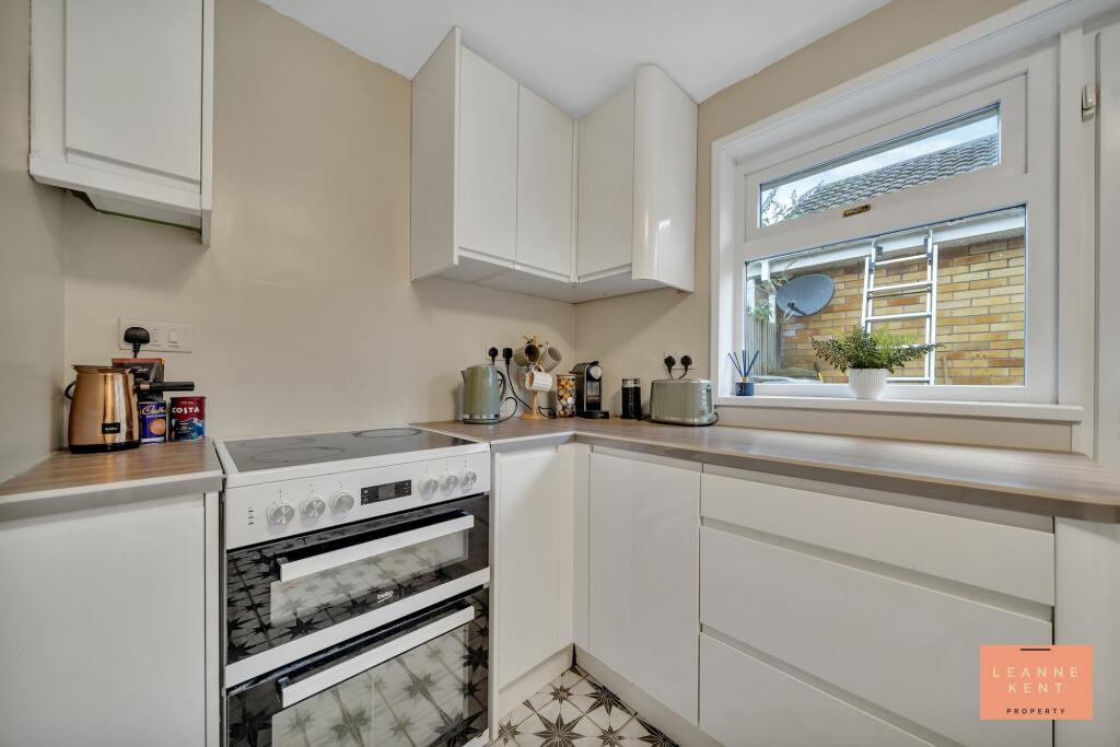 Additional property image - Heol Clyd, Caerphilly, CF83