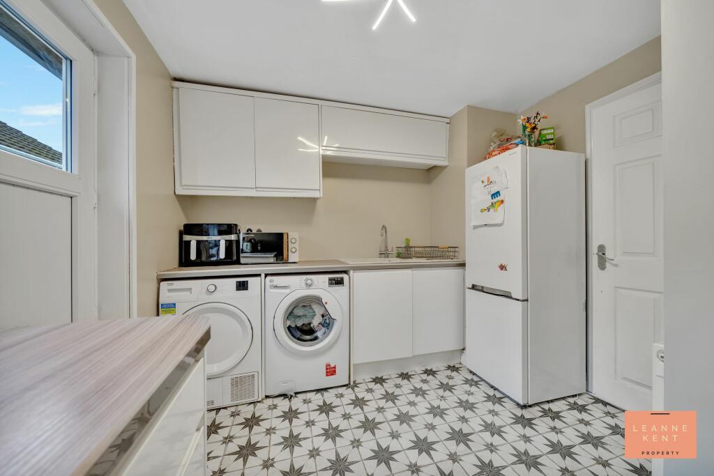 Additional property image - Heol Clyd, Caerphilly, CF83