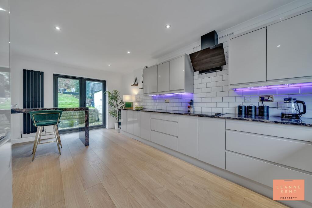 Additional property image - Ty Gwyn Close, Heol-Y-Cyw, CF35