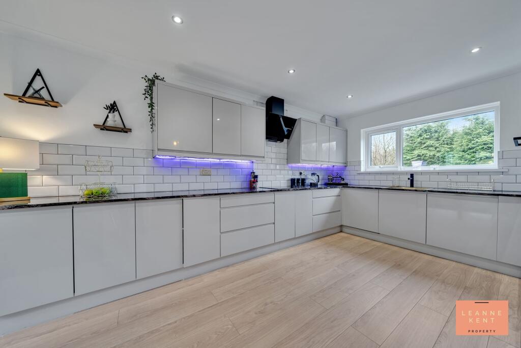 Additional property image - Ty Gwyn Close, Heol-Y-Cyw, CF35