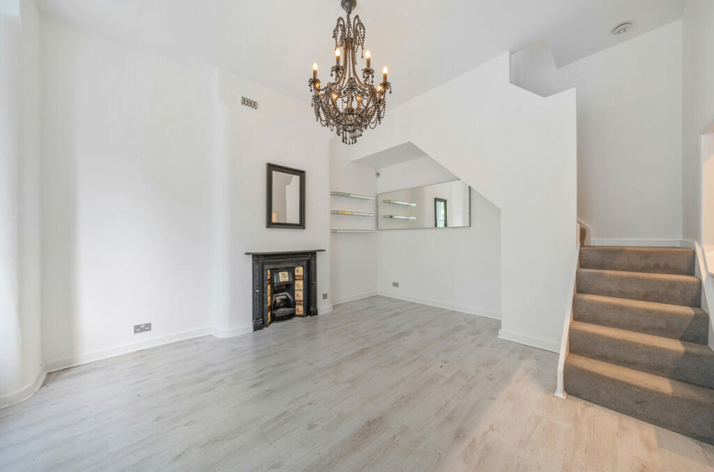 2 bedroom for rent in Kidbrooke Park Road, Blackheath