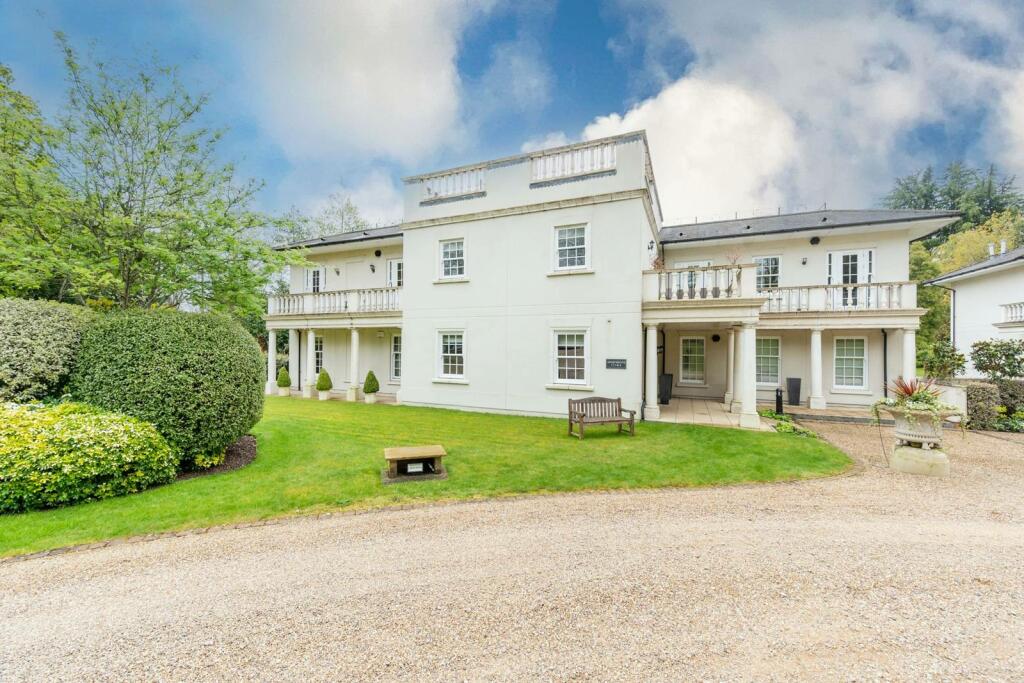 3 bedroom flat for sale in Old Redding, Harrow, HA3