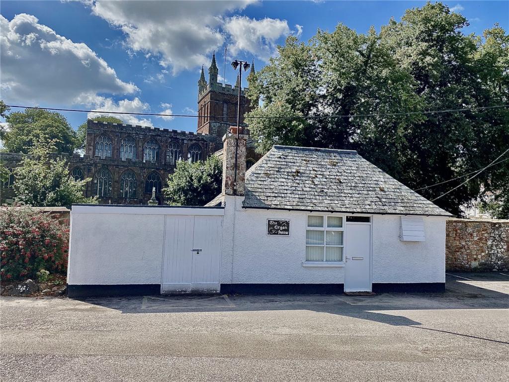 Office for rent in Church Lane, Crediton, Devon, EX17