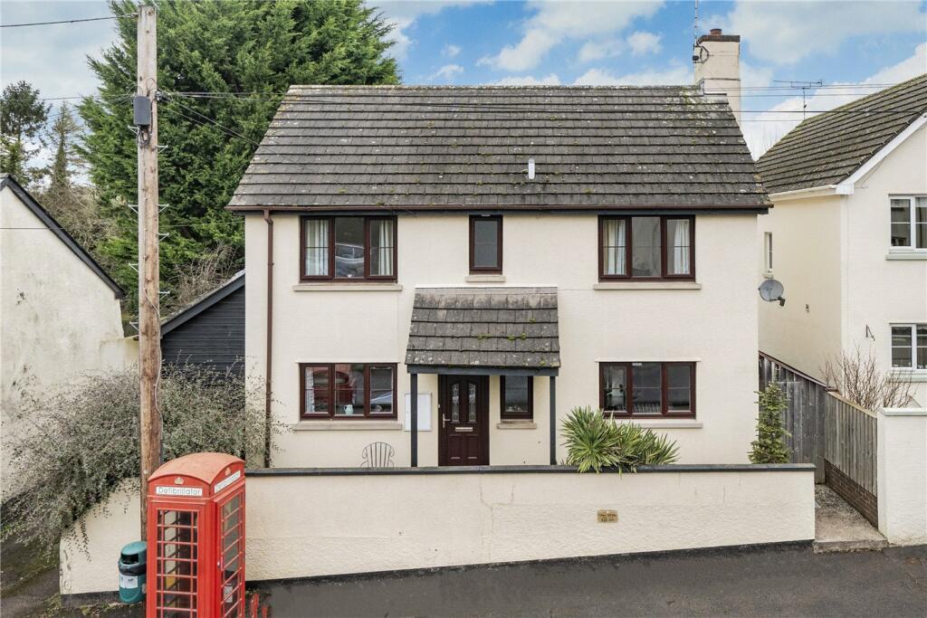 4 bedroom detached house for sale in Bow, Crediton, Devon, EX17