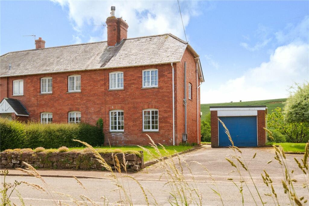 2 bedroom semidetached house for sale in Silver Street, Thorverton, Exeter, Devon, EX5