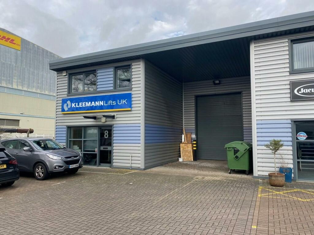 Light industrial facility to lease in Unit 8, Arena 14, Bicester, OX26