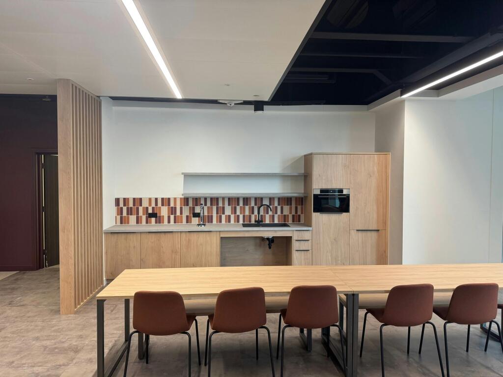 One SnowhillKitchenette.jpg