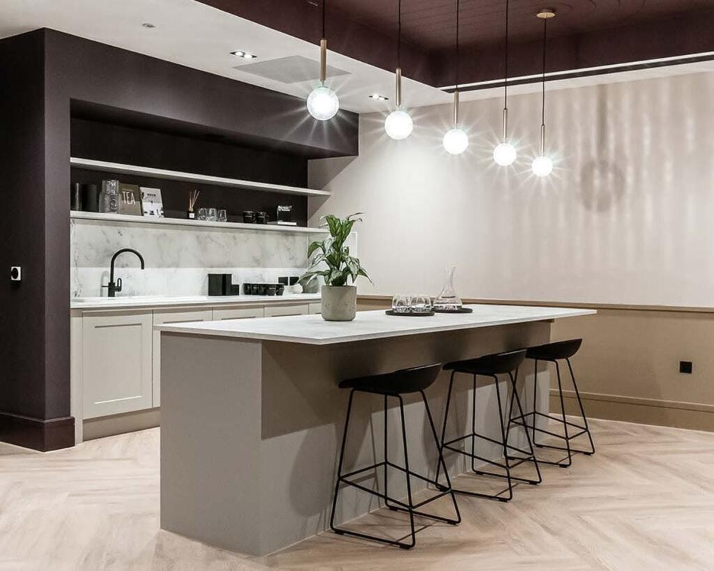 31 Temple Street  Kitchen.JPG